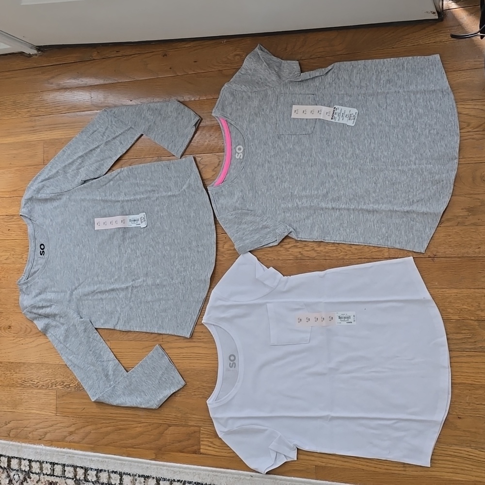 SO BRAND GIRLS 3 SHIRT BUNDLE ALL SIZE SMALL (7)